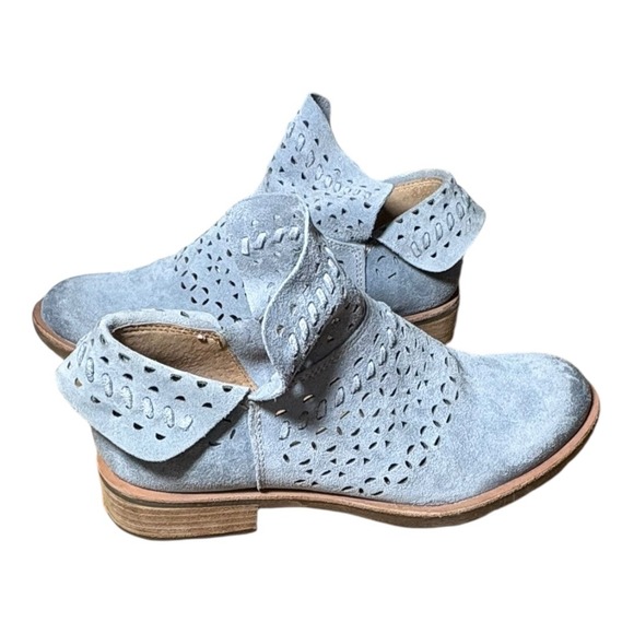 Sofft Bristow Lazer Cut Suede Ankle Boots sz 8 Chambray blue ! - Picture 2 of 7
